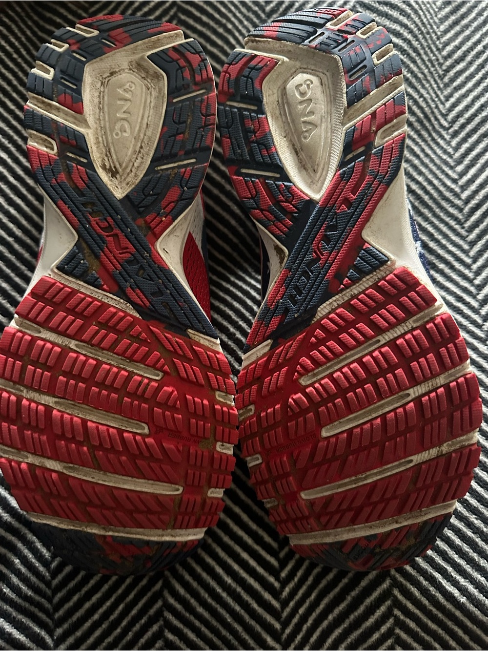 Brooks Launch 5 Navy, White & Red Star-Pattern Running Shoes - Picture 4 of 4